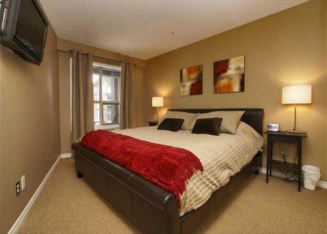 Whistler Aspens on Blackcomb Accommodation 304 Bedroom